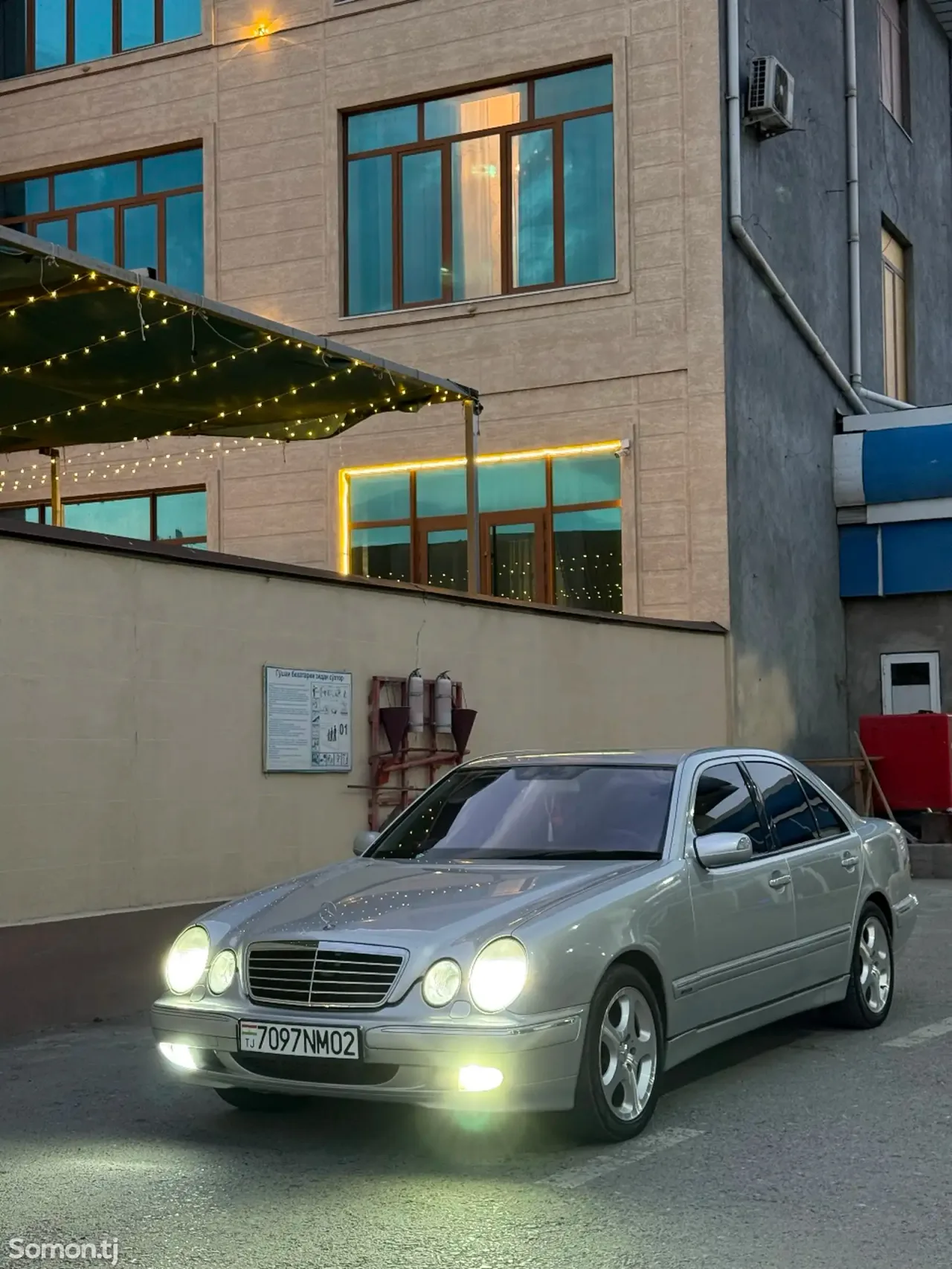 Mercedes-Benz E class 2001 · 2.3 AT