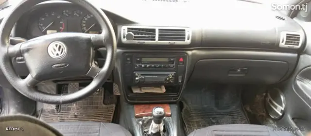 Volkswagen Passat 1998 · 1.6 MT