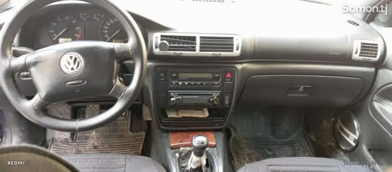Volkswagen Passat 1998 · 1.6 MT