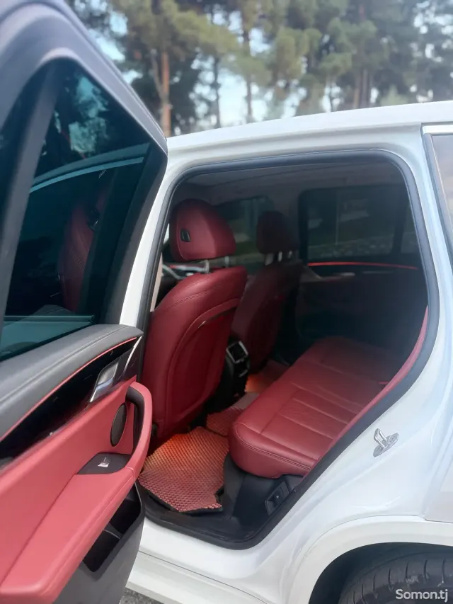 BMW iX 2025 · 3.0 AT