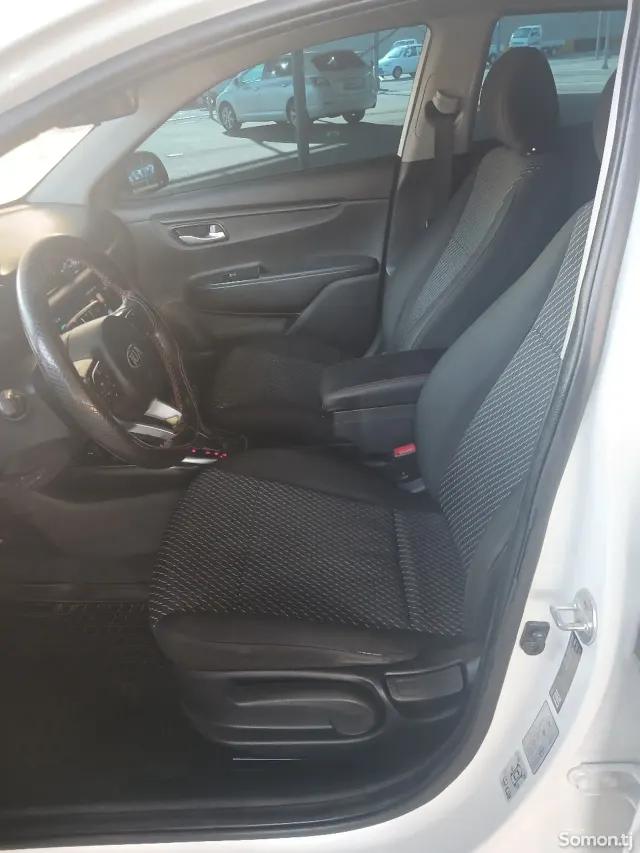 Kia Rio 2019 · 1.6 AT