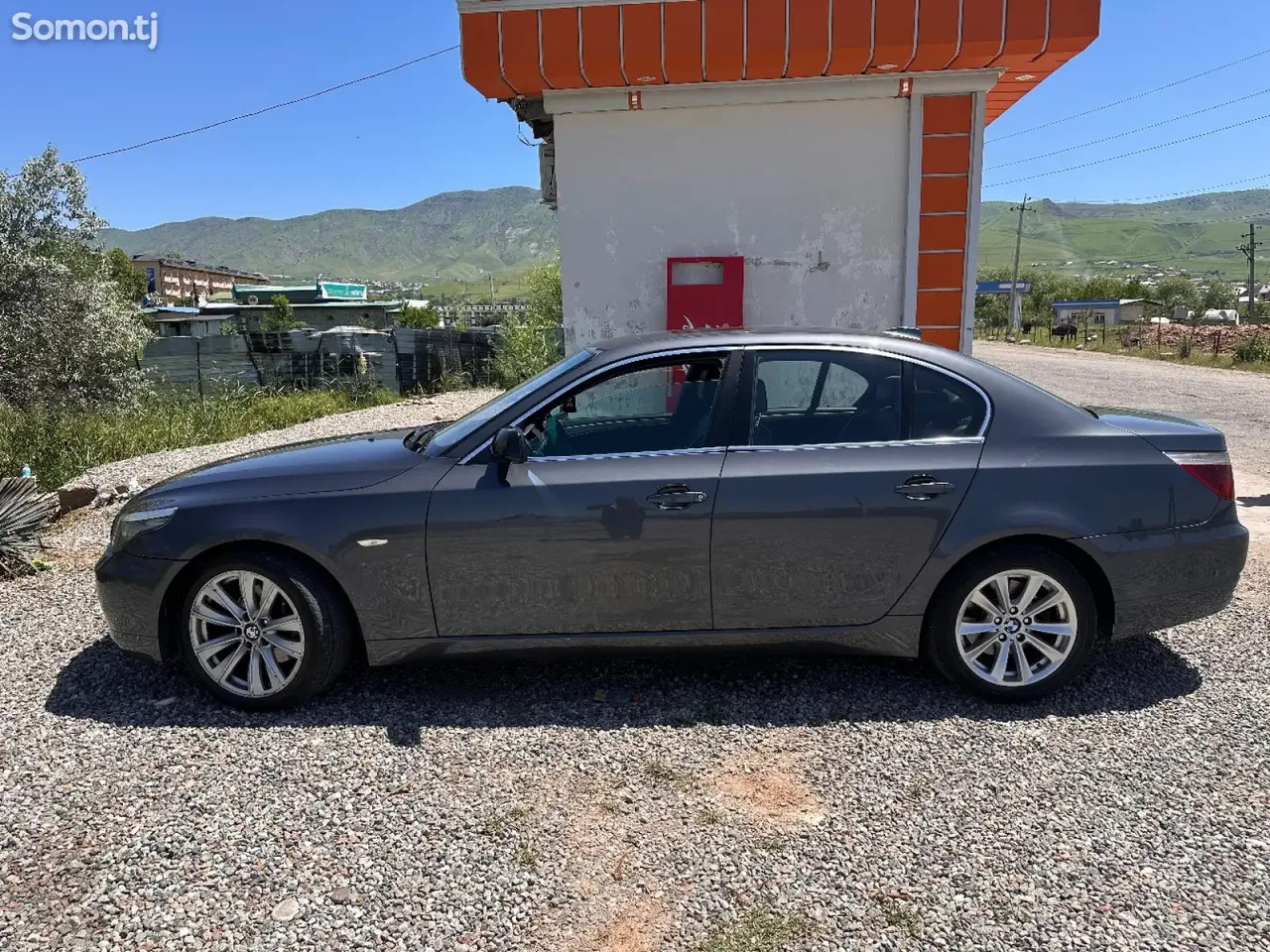 BMW 5 series 2009 · 2.5 AT
