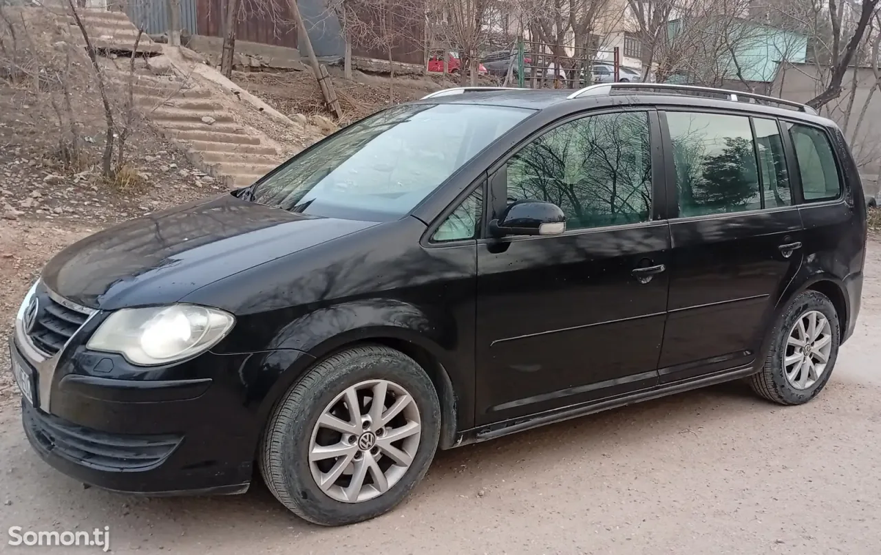 Volkswagen Touran 2007 · 1.4 AT