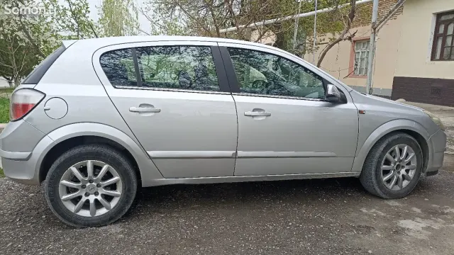 Opel Astra H 2006 · 1.8 AT
