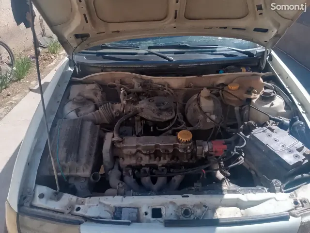 Opel Astra F 1993 · 1.6 MT