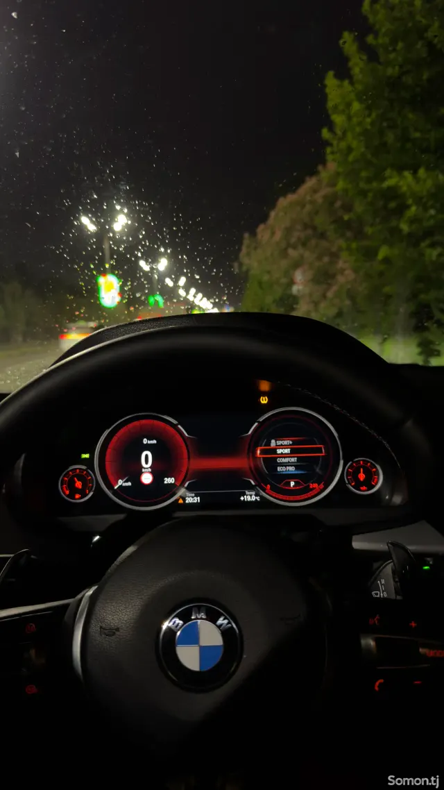 BMW M5 2016 · 3.0 AT