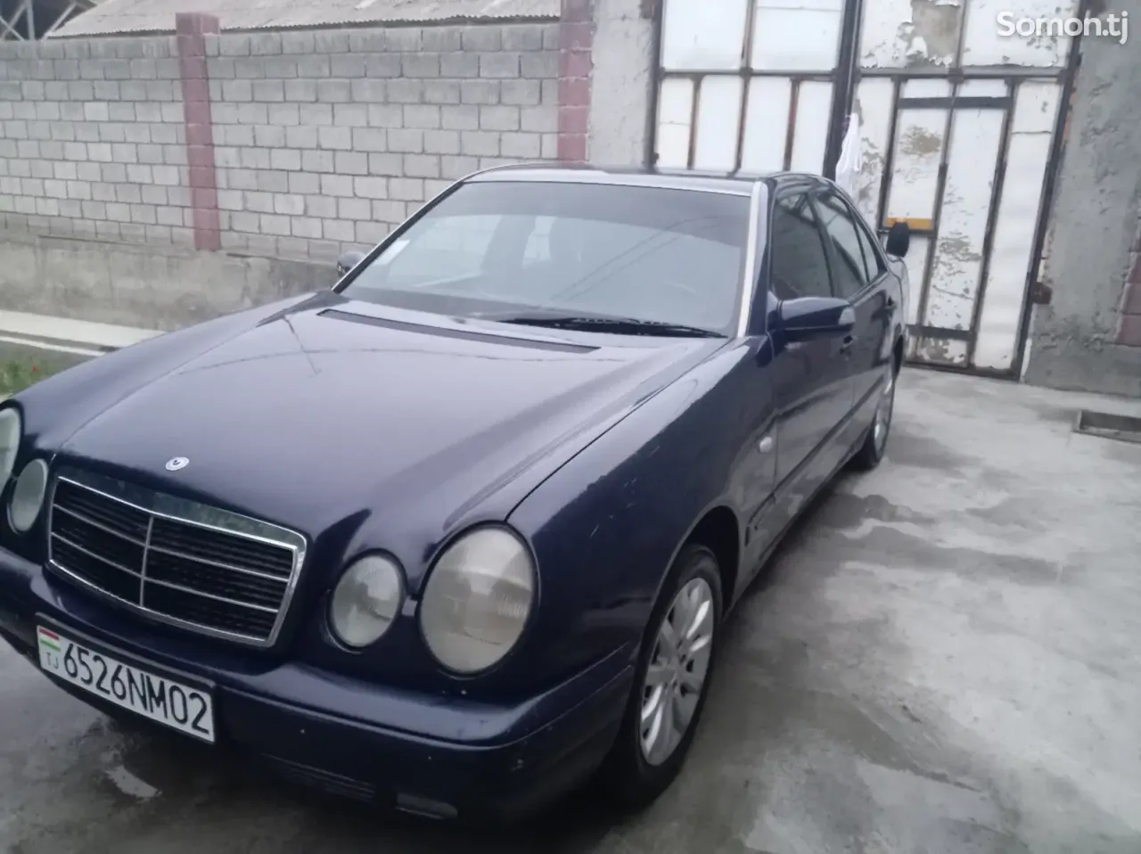 Mercedes-Benz E class 1997 · 2.0 MT