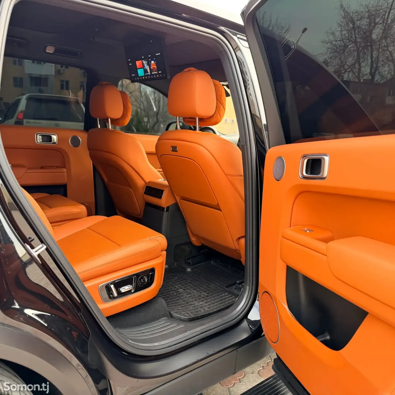 Li Auto (Lixiang) L9 2025 · AT