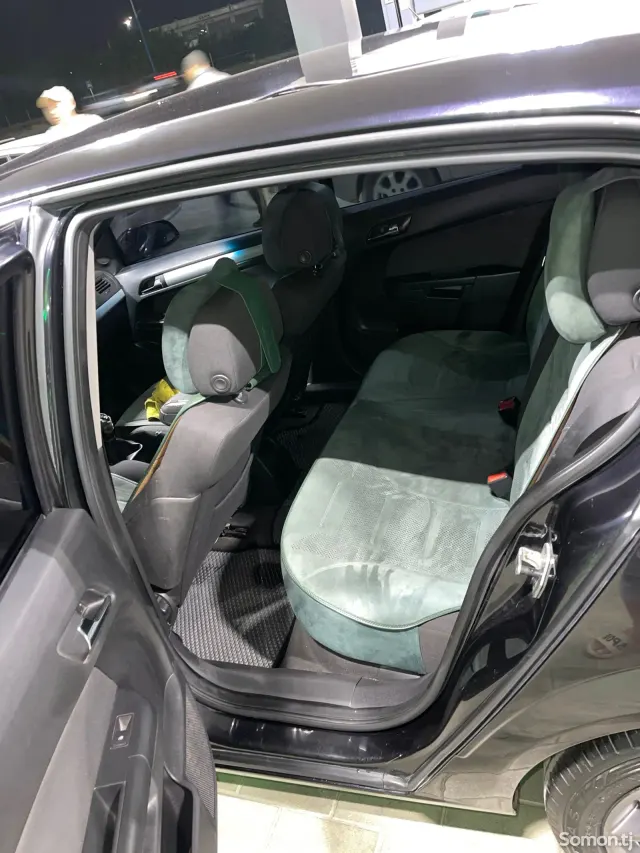 Opel Astra H 2006 · 1.8 MT