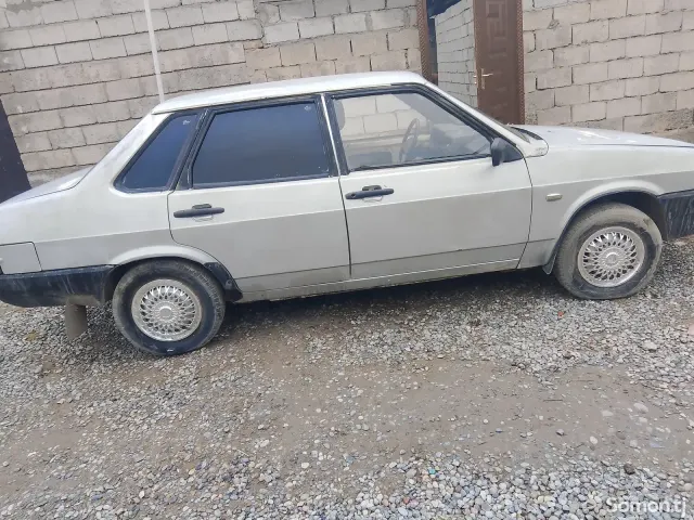 Lada (ВАЗ) 21099 2002 · 1.6 MT