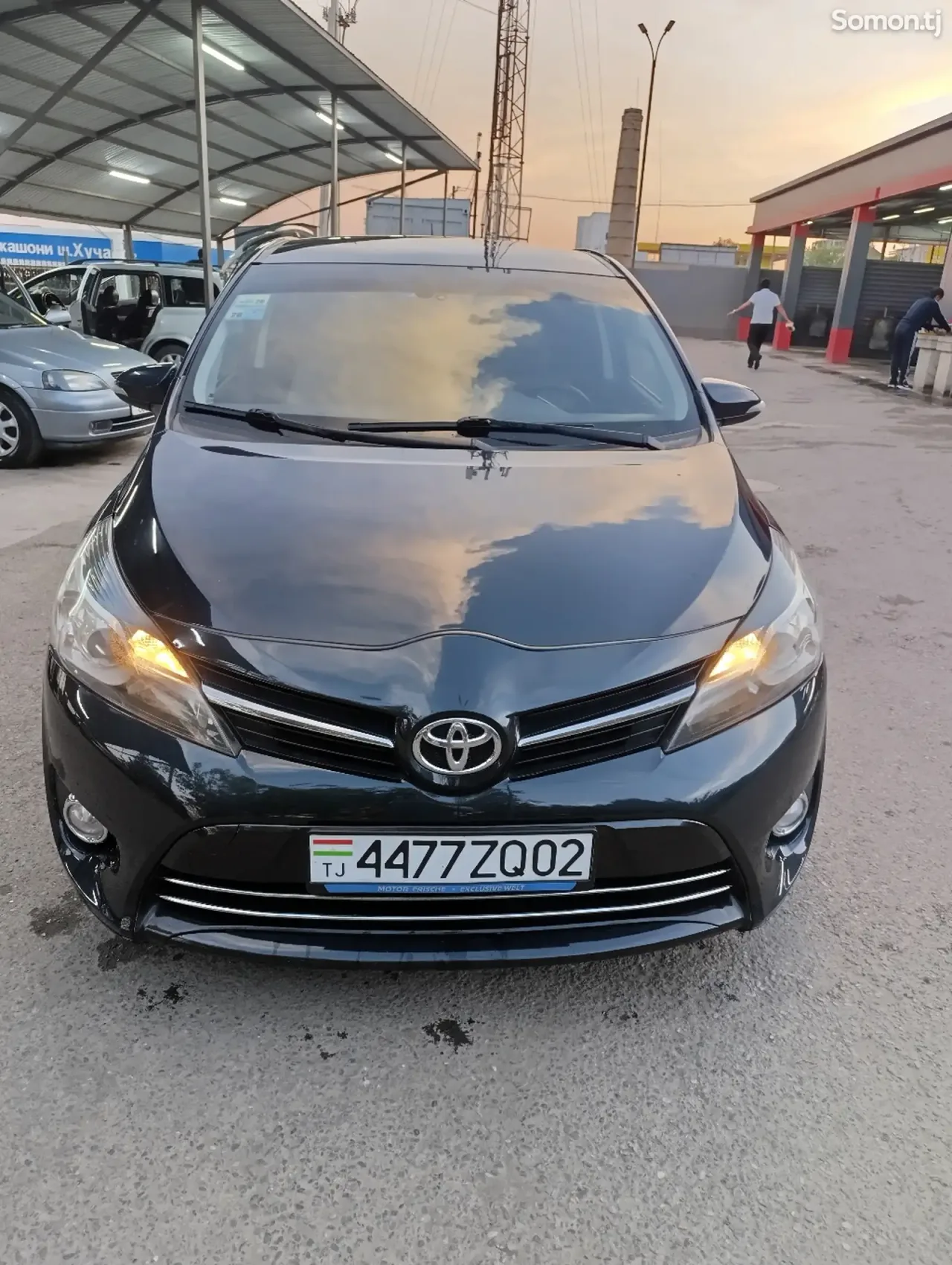 Toyota Verso 2014 · 1.6 MT