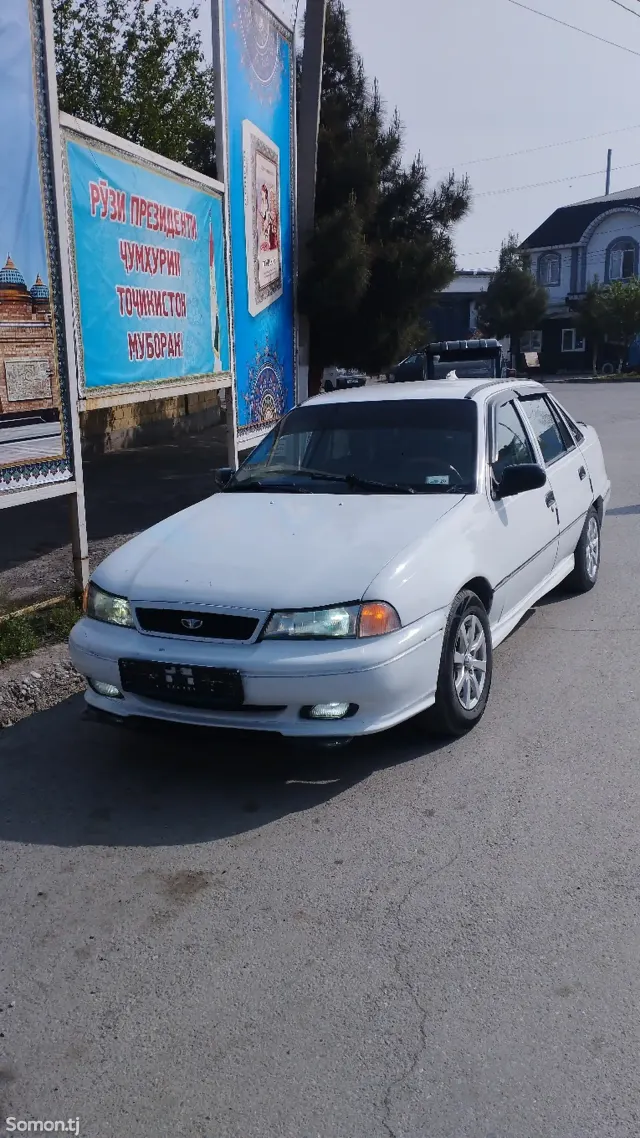 Daewoo Nexia 1995 · 1.6 MT
