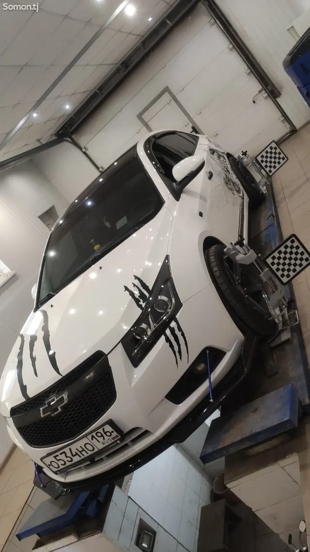 Chevrolet Cruze 2012 · 1.6 MT