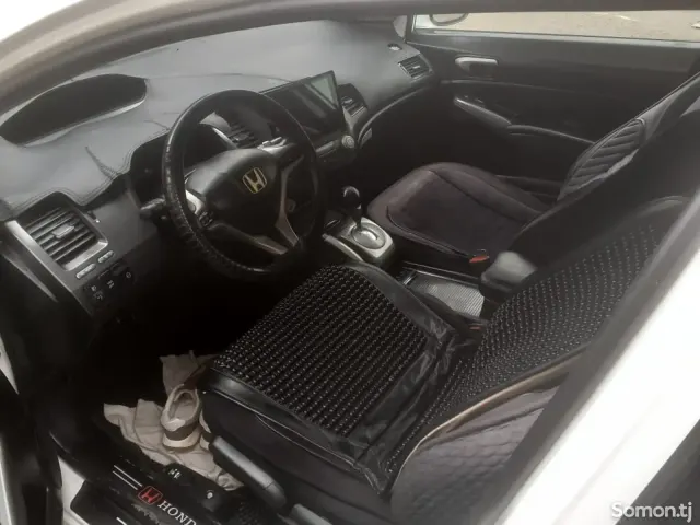 Honda Civic 2008 · 1.8 AT