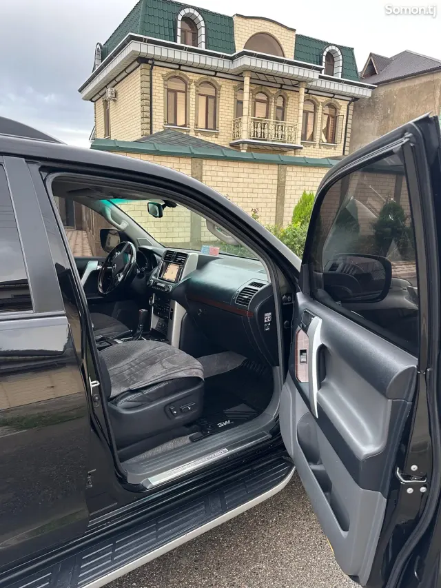 Toyota Land Cruiser Prado 2013 · 4.0 AT