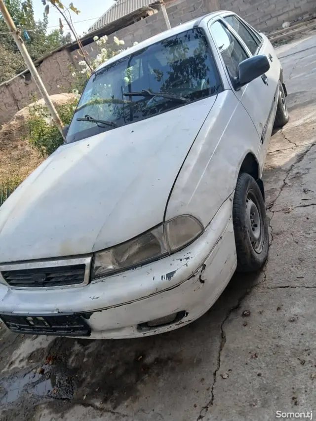 Daewoo Nexia 1995 · 1.6 MT