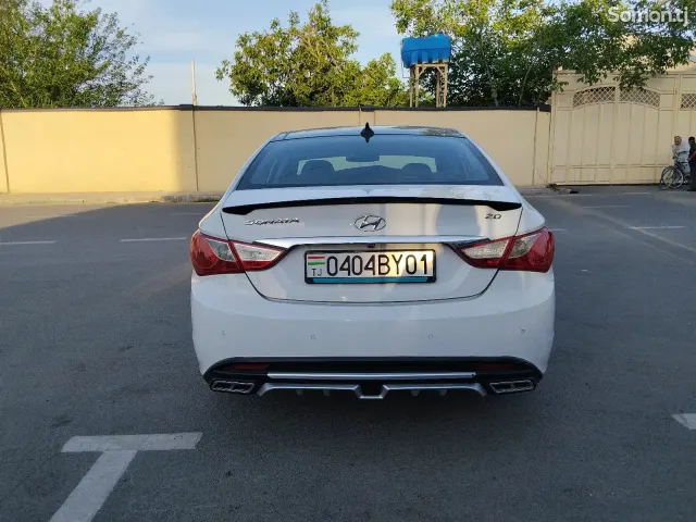 Hyundai Sonata 2010 · 2.0 AT