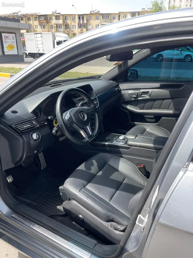 Mercedes-Benz E class 2010 · 3.5 AT