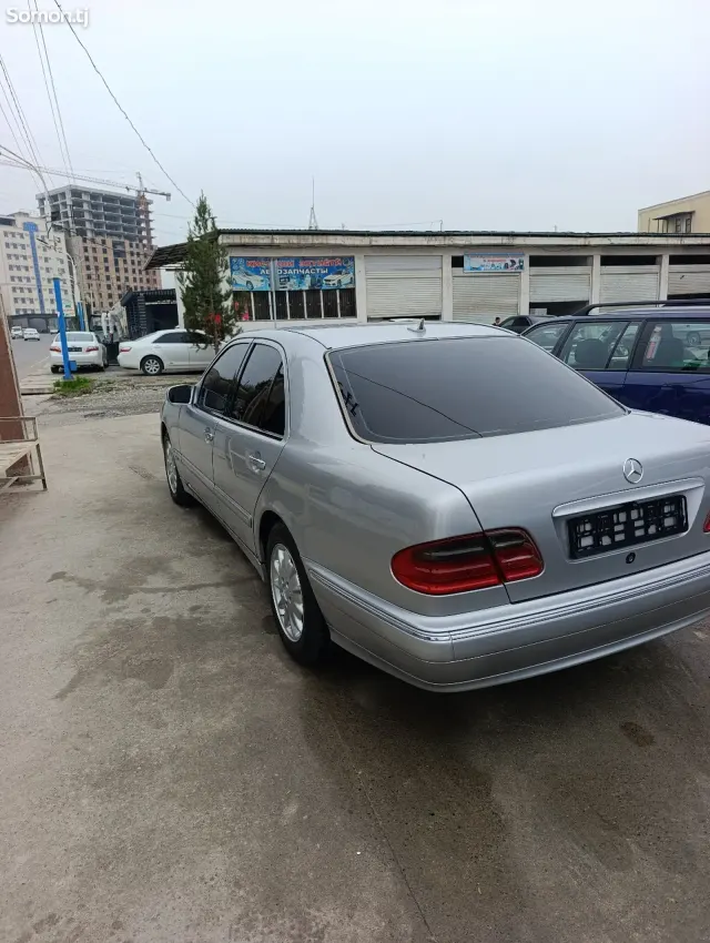 Mercedes-Benz E class 2001 · 2.8 AT