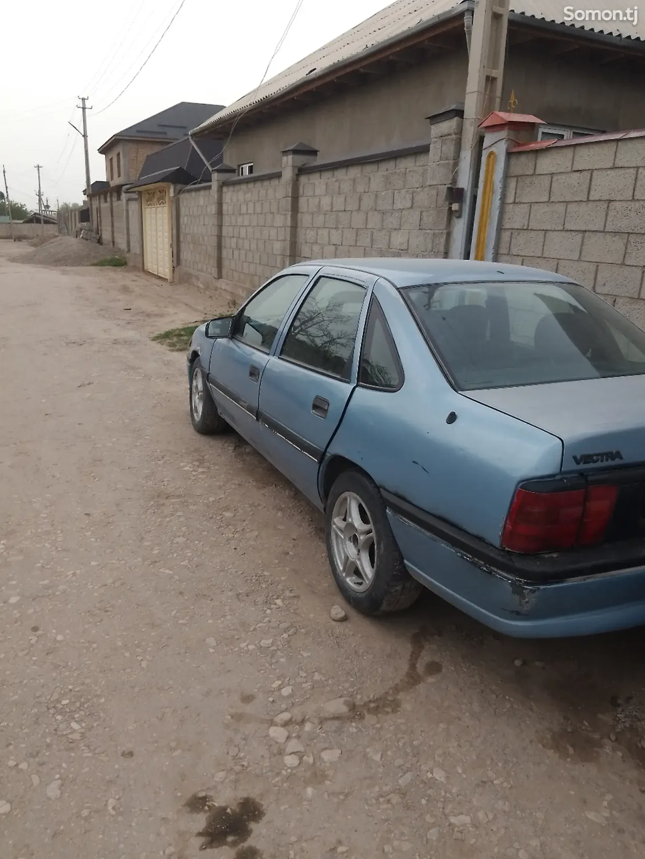 Opel Vectra A 1994 · 1.6 MT