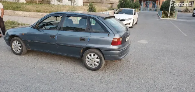 Opel Astra F 1997 · 1.6 MT