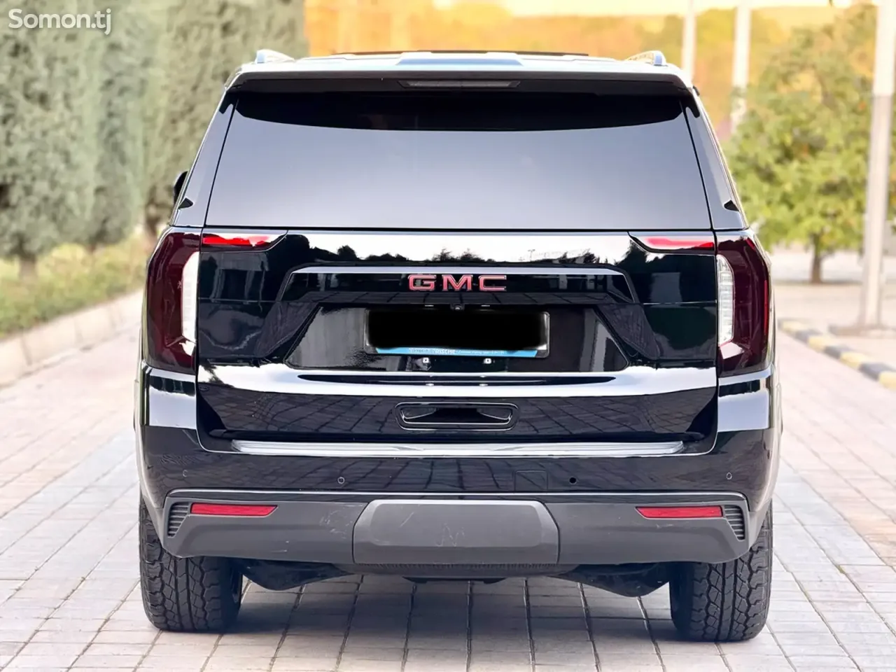 GMC Yukon 2023 · 6.2 AT