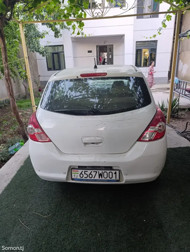 Nissan Tiida 2009 · 1.6 AT