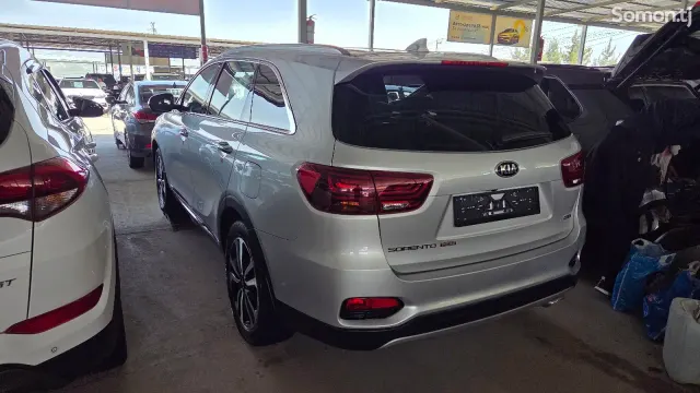 Kia Sorento 2019 · 2.2 AT