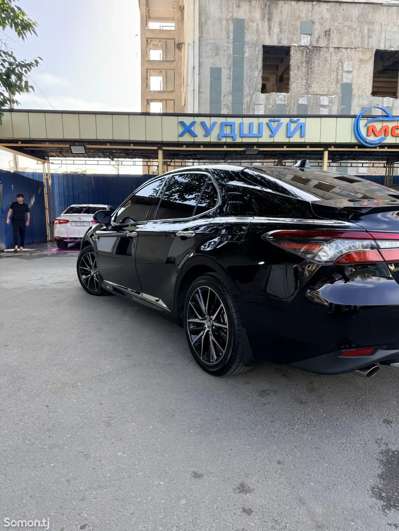Toyota Camry 2018 · 2.5 AT
