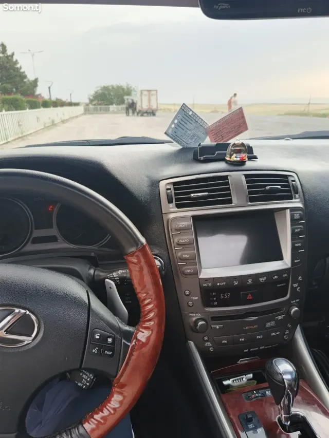 Lexus IS series 2008 · 2.5 AT