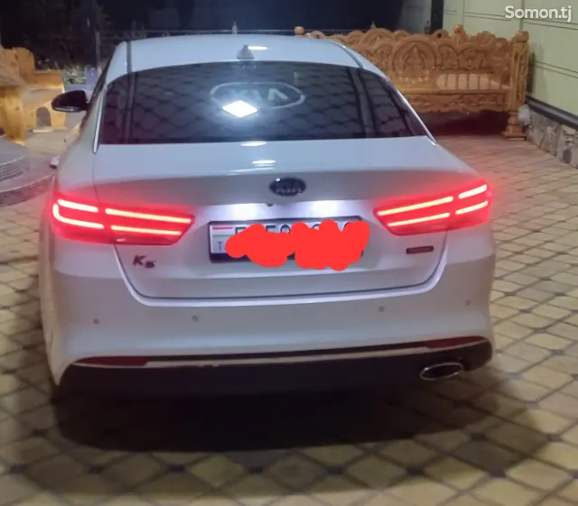 Kia K5 2016 · 2.0 AT