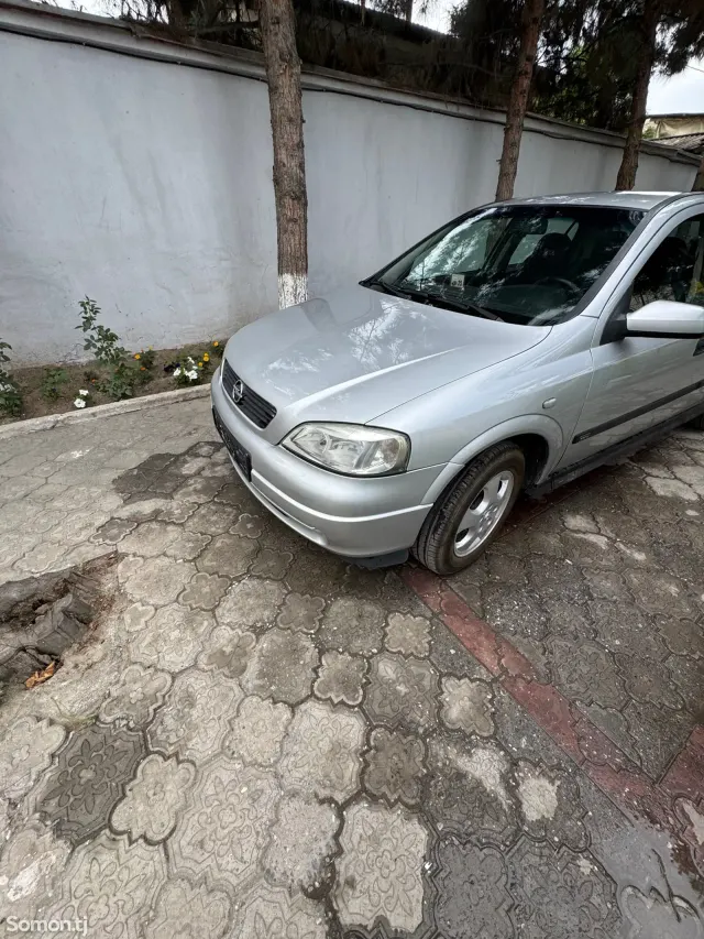 Opel Astra G 1999 · 1.8 AT