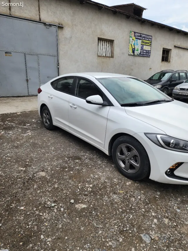 Hyundai Avante 2016 · 1.6 AT