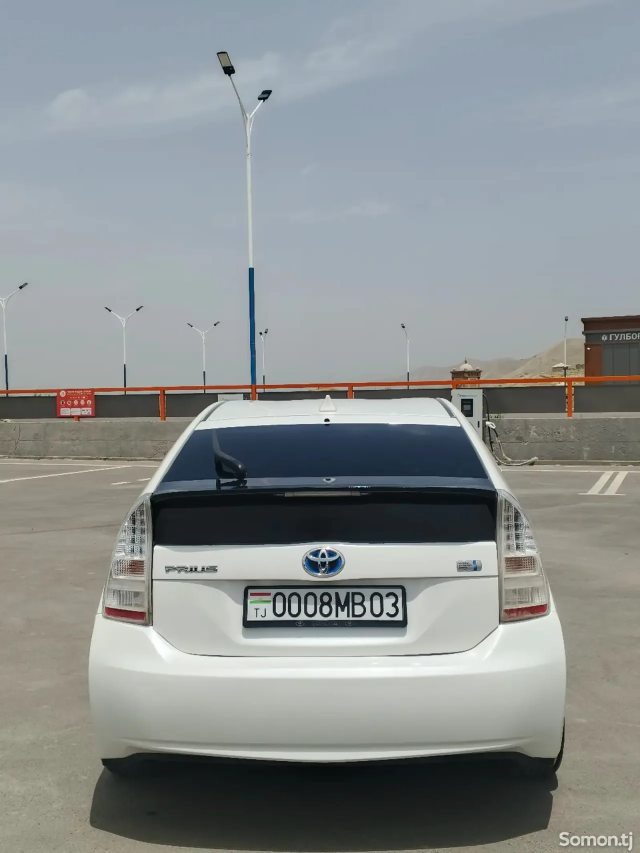 Toyota Prius 2010 · 1.8 AMT