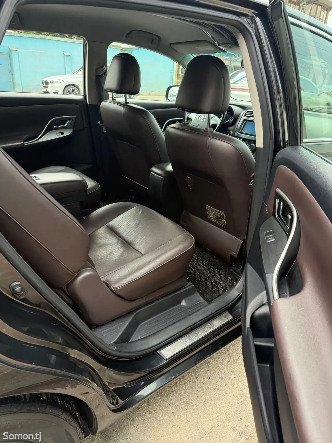 Toyota Mark X ZiO 2008 · 2.4 AT