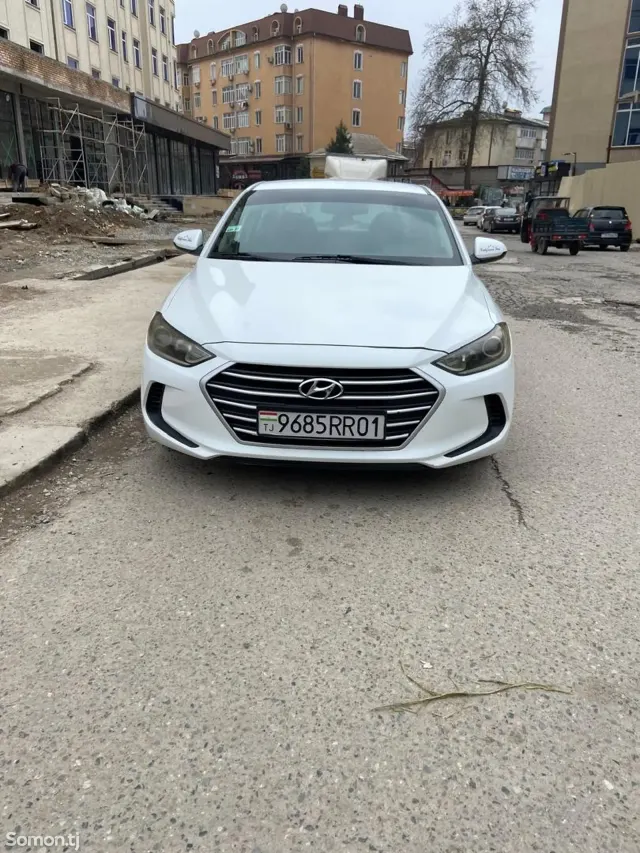 Hyundai Elantra 2017 · 2.0 AT