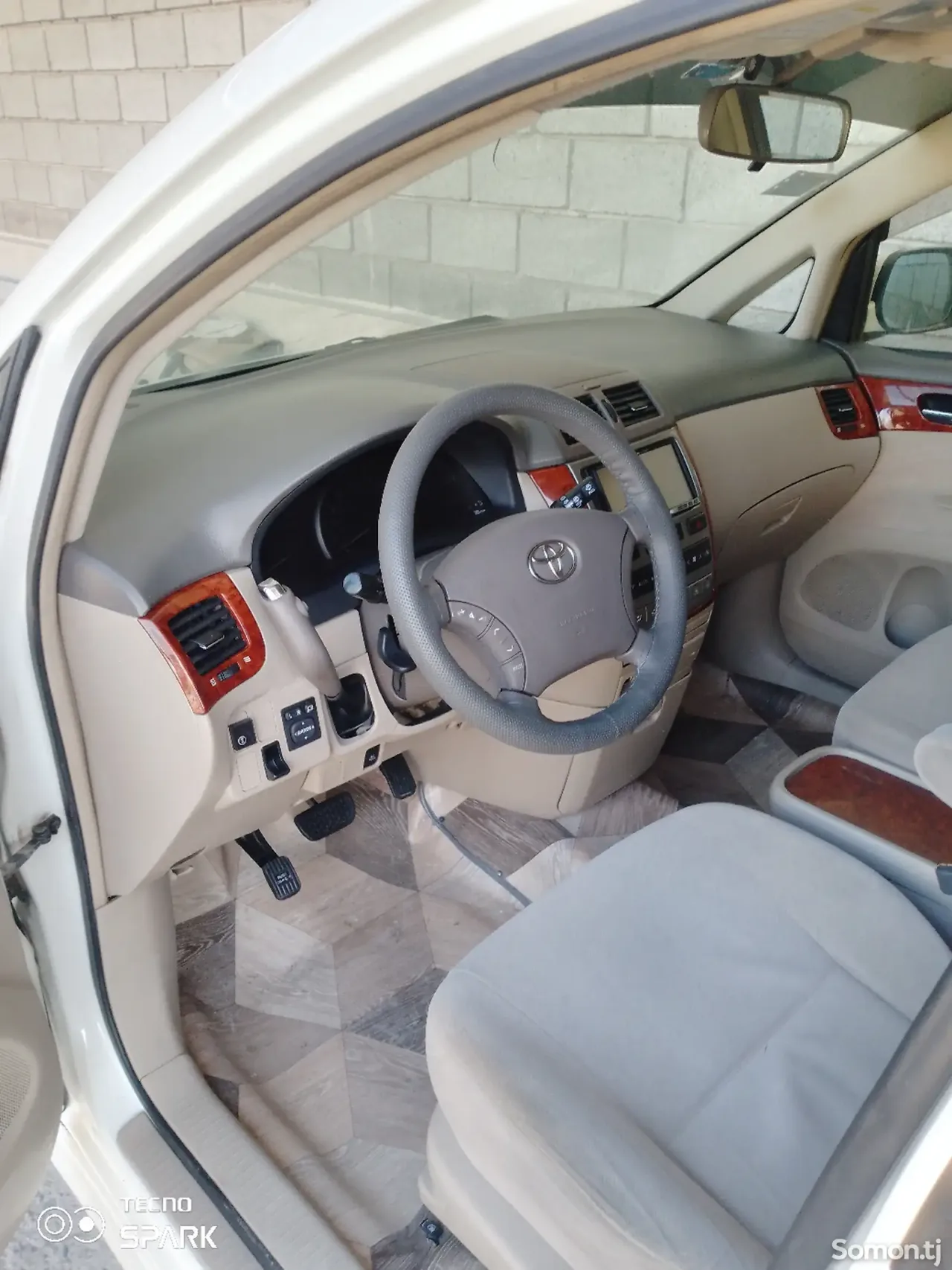 Toyota Ipsum 2009 · 2.4 AT