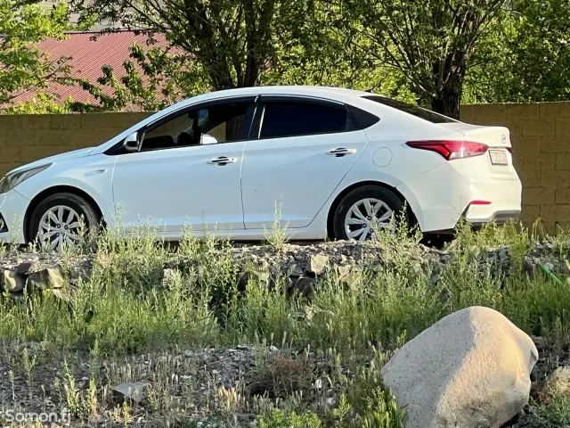 Hyundai Accent 2018 · 1.6 AT