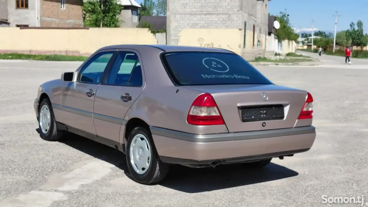 Mercedes-Benz C class 1995 · 2.0 MT