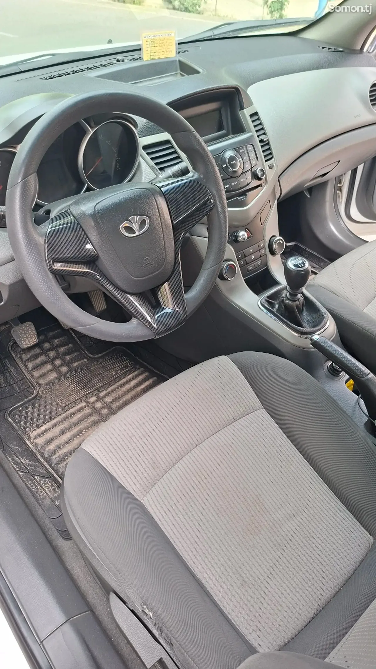 Chevrolet Cruze 2009 · 1.6 MT