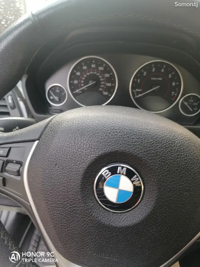 BMW 3 series 2015 · 2.2 AT