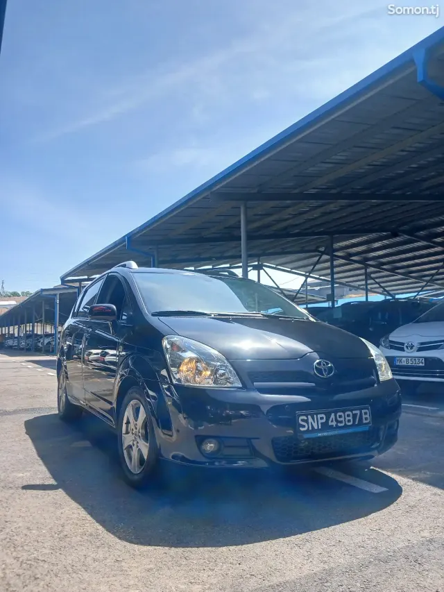 Toyota Corolla Verso 2007 · 2.2 MT