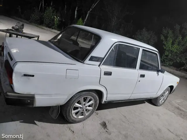 Lada (ВАЗ) 2107 1996 · 0.7 MT