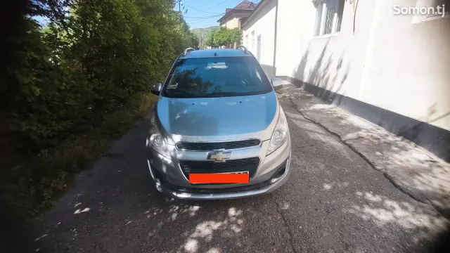 Chevrolet Spark 2014 · 1.0 AT