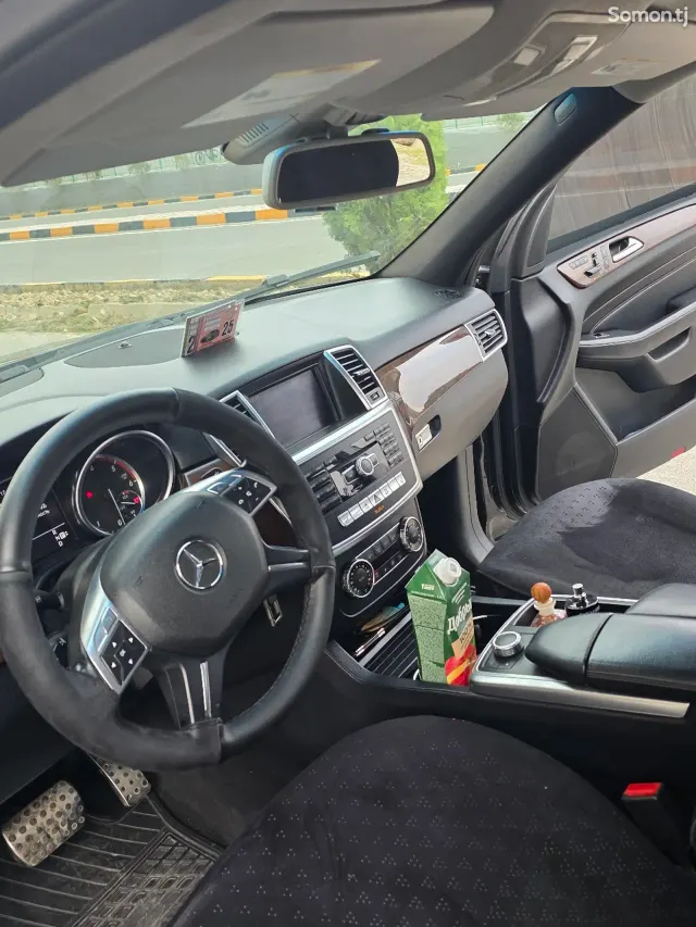 Mercedes-Benz ML class 2012 · 3.5 AT