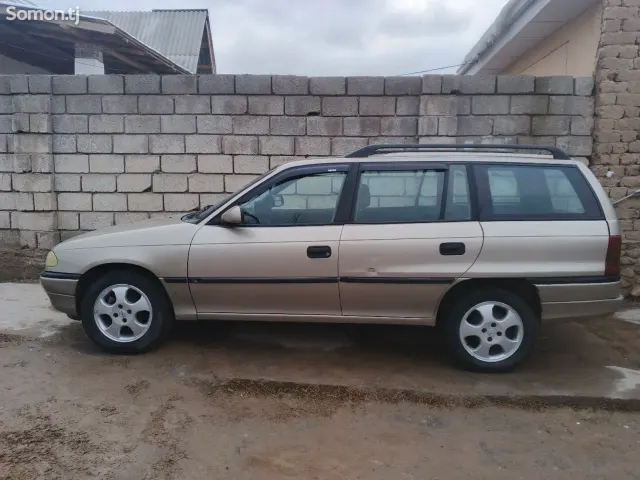 Opel Astra F 1997 · 1.8 MT