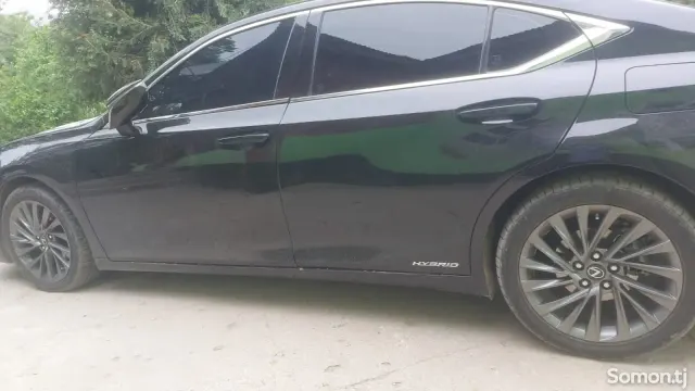 Lexus ES series 2020 · 3.0 AT