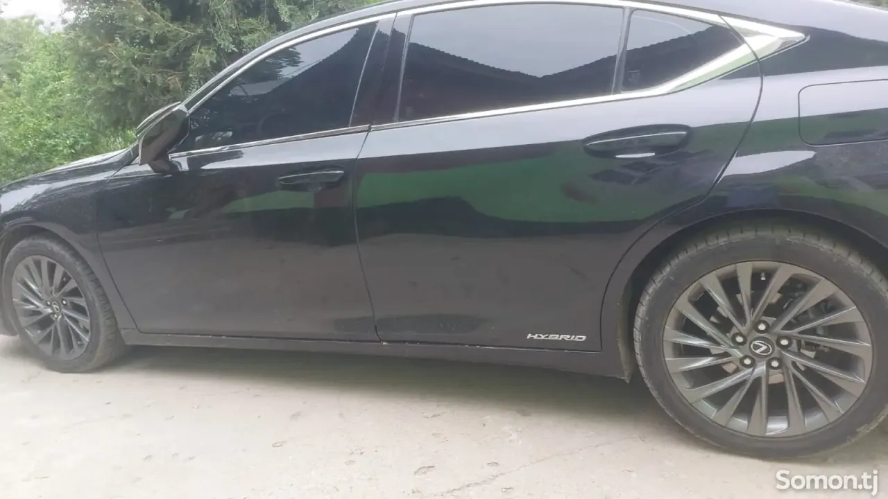 Lexus ES series 2020 · 3.0 AT