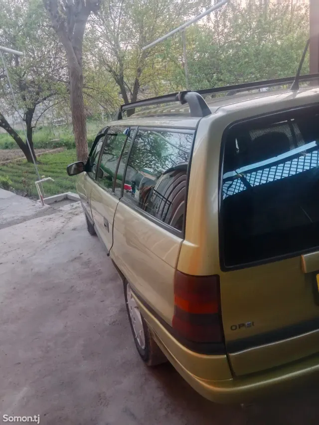Opel Astra F 1996 · 1.6 MT