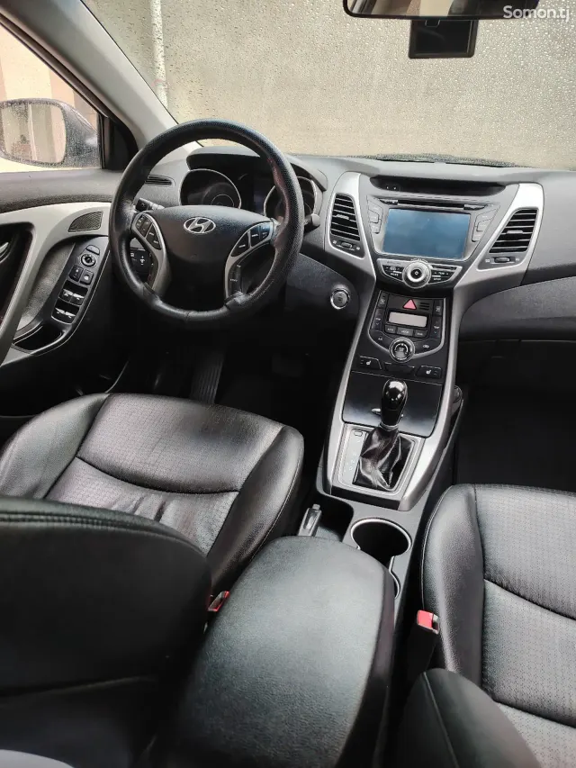 Hyundai Avante 2014 · 1.6 AT